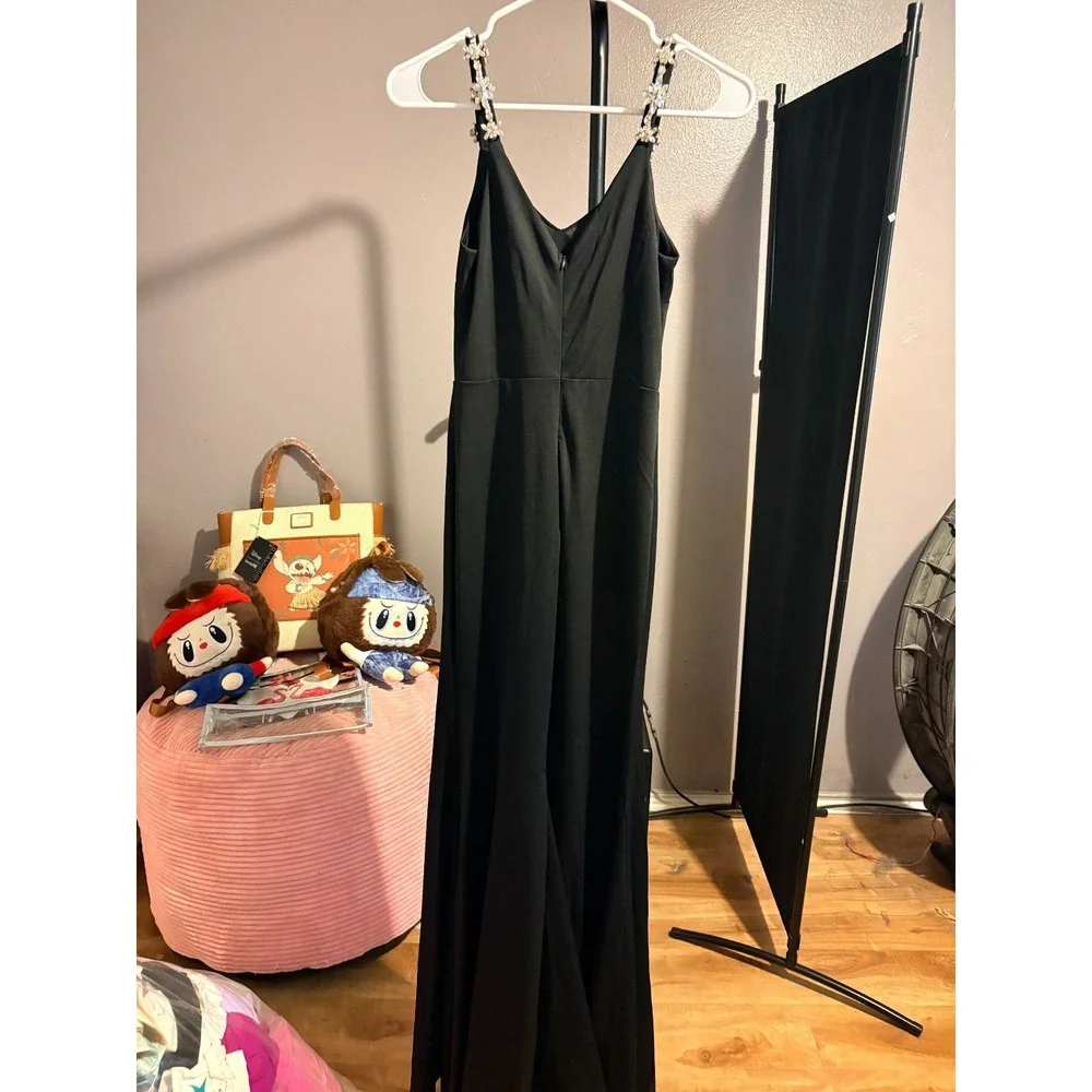 Faeriesty Statement Neckline Black Evening Gown - Sleek Silhouette Sz S